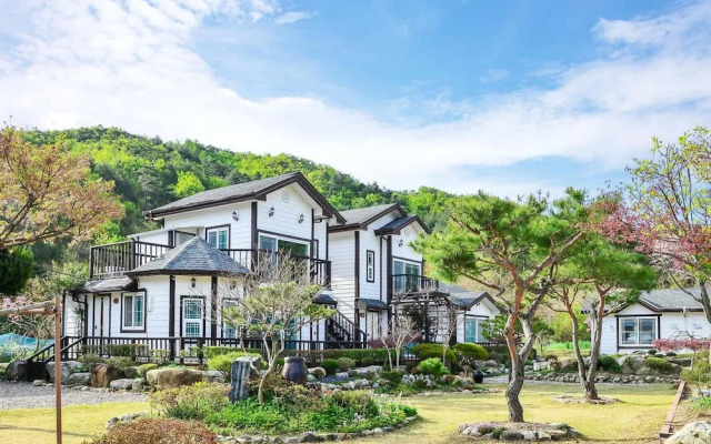 Samcheok Herb Pension