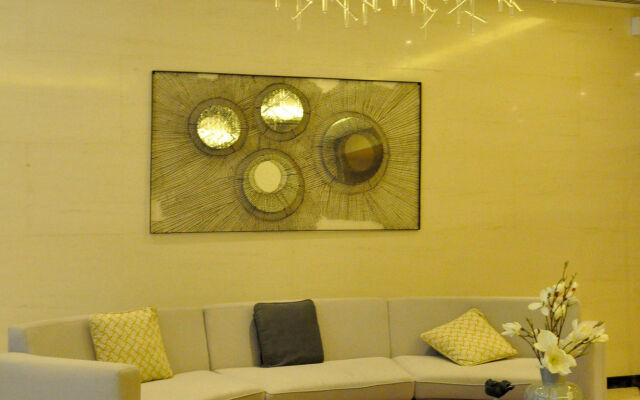 CSuites at Two Central Residences