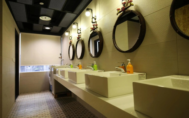 Nys Loft Hotel - Hostel