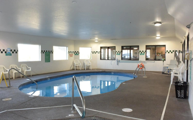 Travelodge Suites by Wyndham Newberg