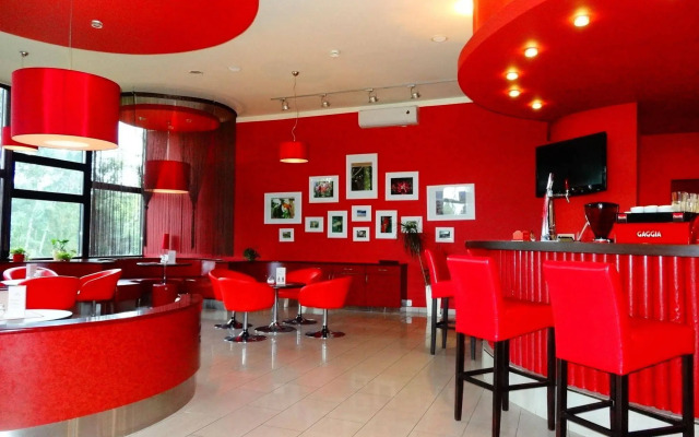 Hotel Gromada Pila