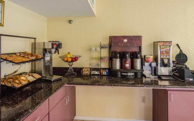 Rodeway Inn & Suites Highway 290 Northwest
