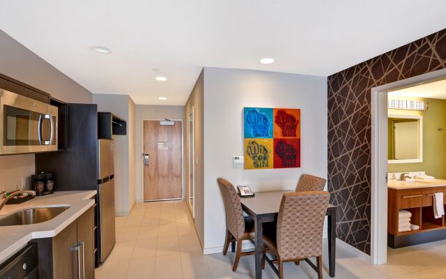 Home2 Suites by Hilton Green Bay