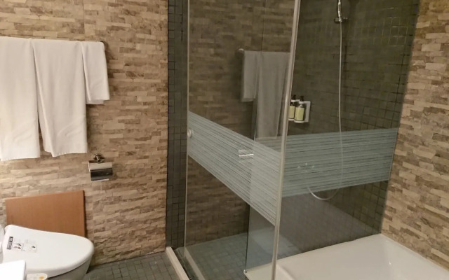 Simple Plus Hotel