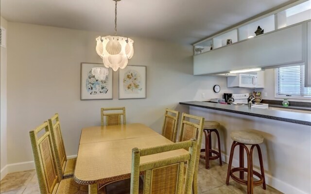 Oceanside Townhouse with Ocean View and Access to the Deck by RedAwning