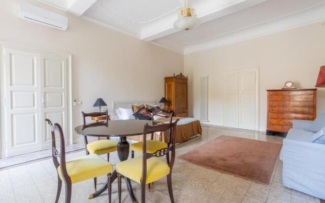 Palazzo Sabbioni Suite Del Conte Elegant Suite in Old Monastery City Center