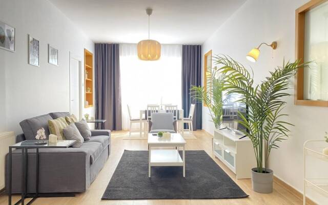 Stylish Flat Near Bagdat Street in Kadikoy