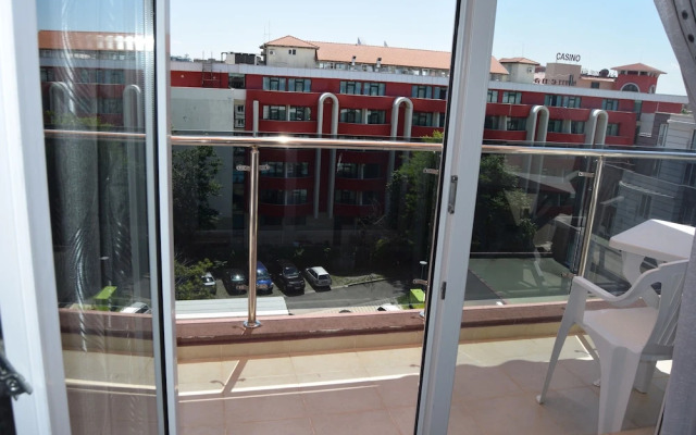 Apartments in Admiral Plaza Aparthotel