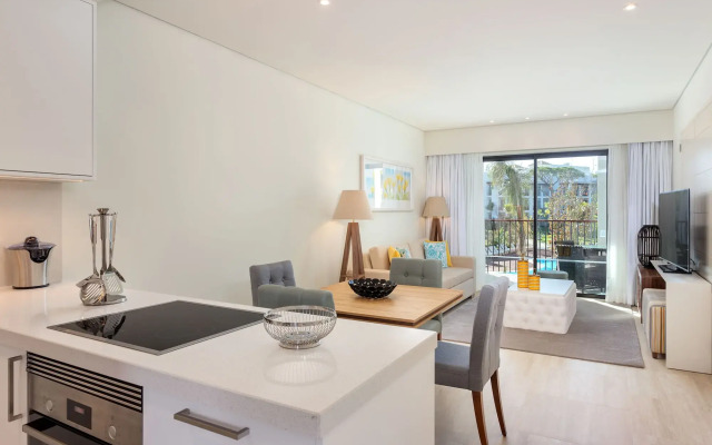 Отель Pine Cliffs Gardens