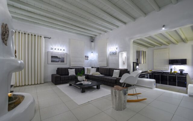 Beyond Beachfront Super Paradise Villa