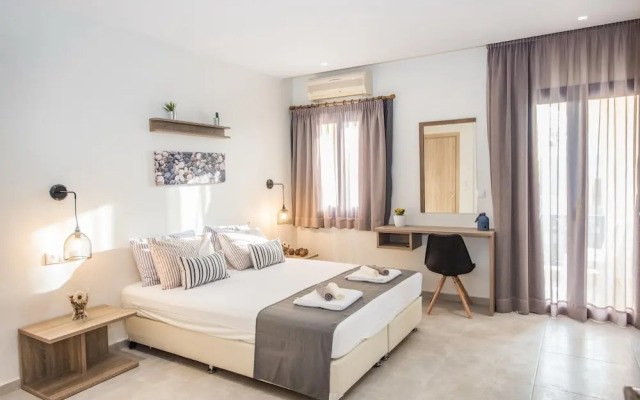 Mikes Beach Apartments & Studios