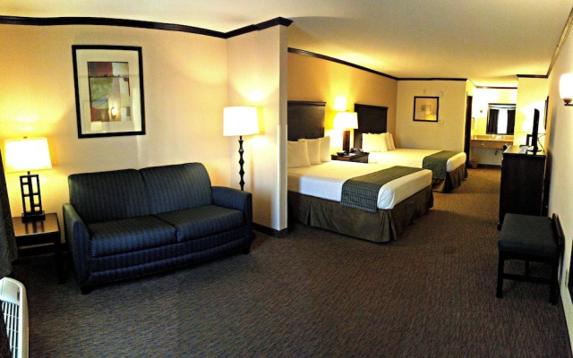 Cochran Inn & Suites