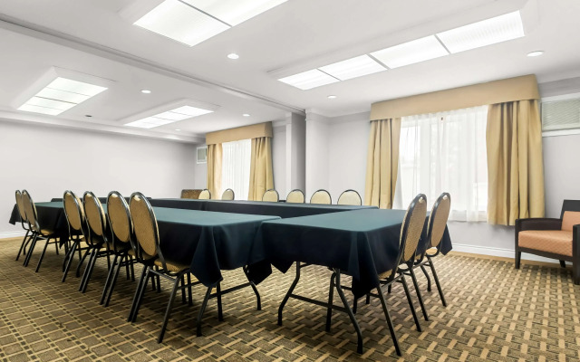 Best Western Plus Mont-Laurier