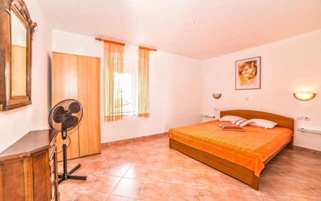 Apartments Dino EDI