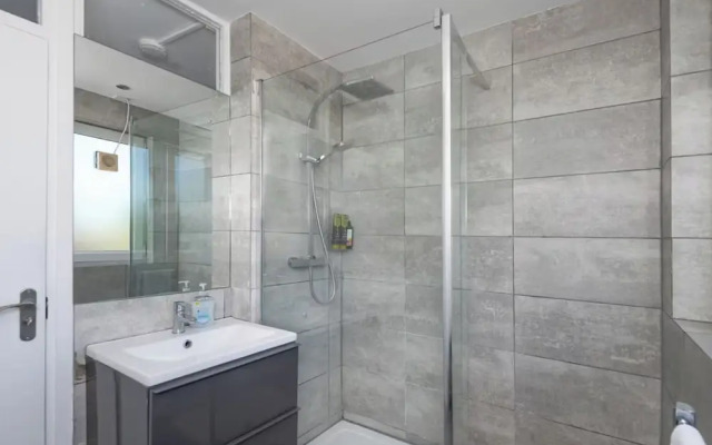 London Apartment With 3 Bedrooms