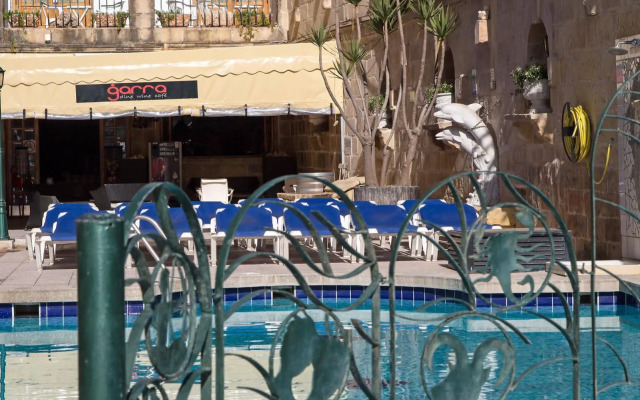White Dolphin Complex Hotel