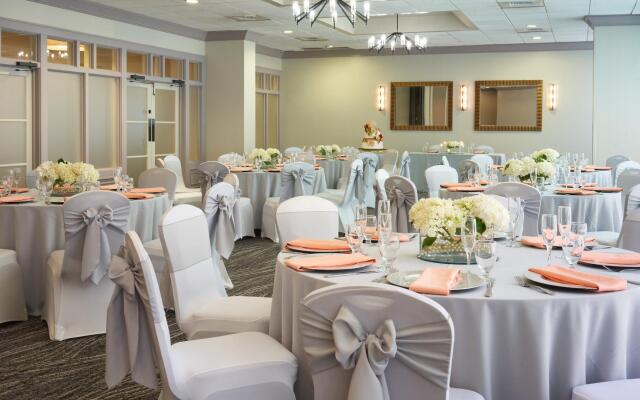 Crowne Plaza Melbourne - Oceanfront by IHG