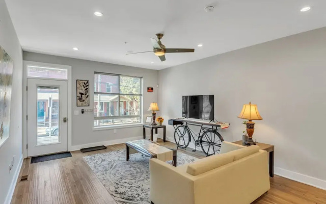University City - Philadelphia 6 Bedroom Home by RedAwning