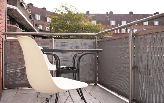 Bright 1 Bedroom Apartment in South London