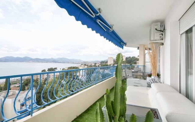 Stunning Panoramic Beach Views Apt With Terrace