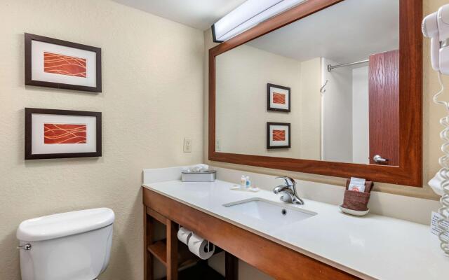 Comfort Inn & Suites Orlando North