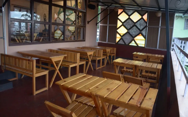 OYO 5034 Living Roof