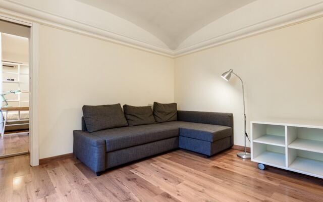 Via Annibale Caccavello 10 - Primo Piano