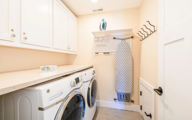 Lake & Vine Villa #15