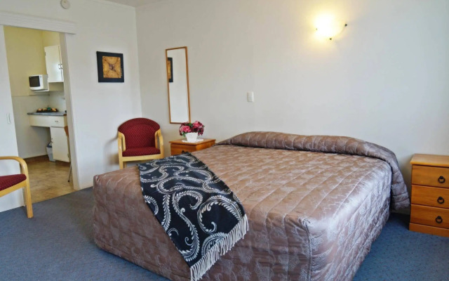 Boundary Court Motor Inn