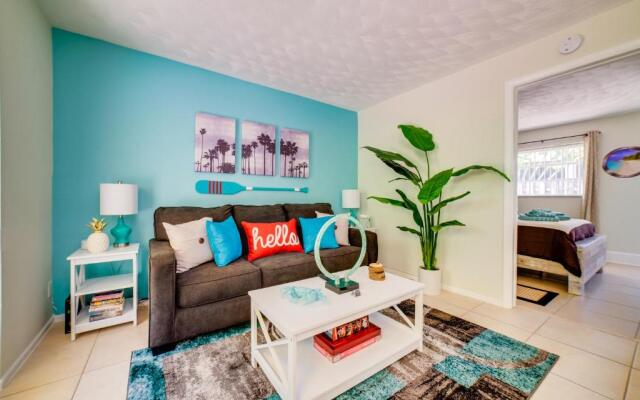 Beautiful Old Apartment with Beach Gear