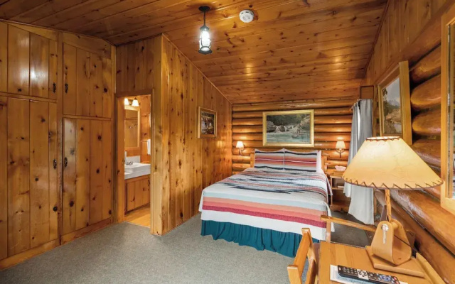 El Western Cabins & Lodges