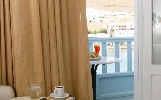 Paradissos Hotel