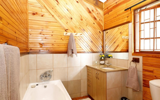 Big Tree House Lodge