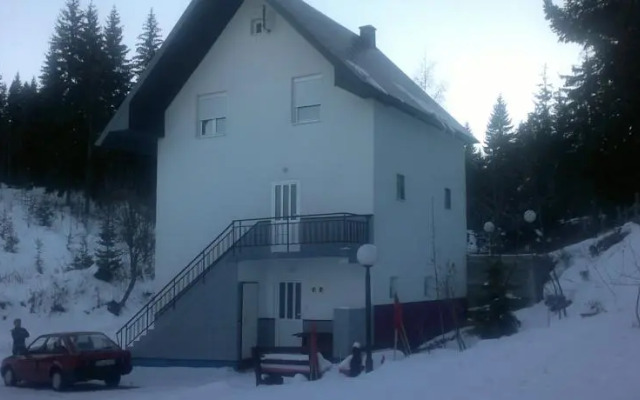 Guest House Kavedžić