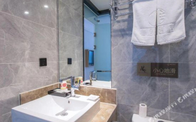 Kaju Hotel(Olympic Xinglong Street subway station store)