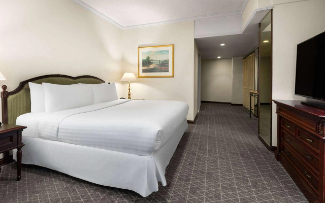 Wyndham Monterrey Ambassador Centro