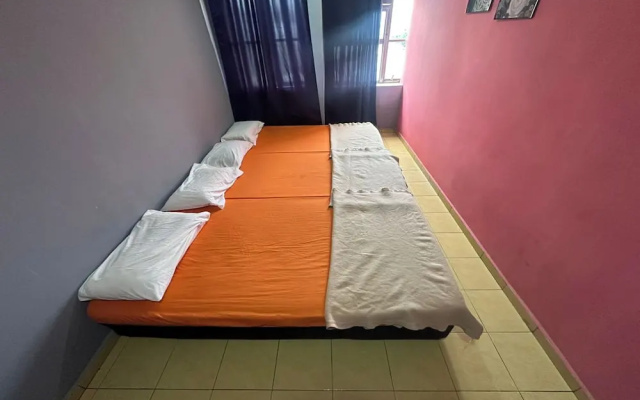 I Rose Budget Hotel – Guest Rooms – Kajang
