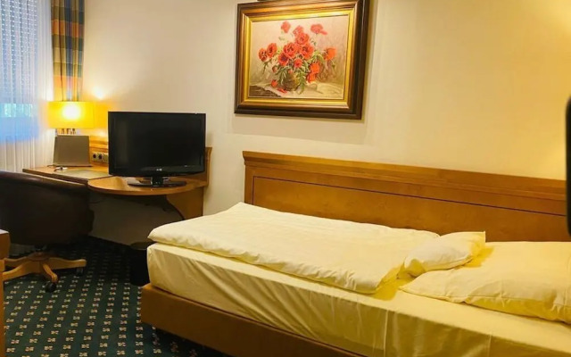 Eden Hotel