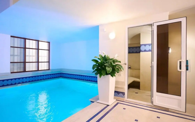 Ma Maison Downtown Villa N 8 Indoor Heated Pool