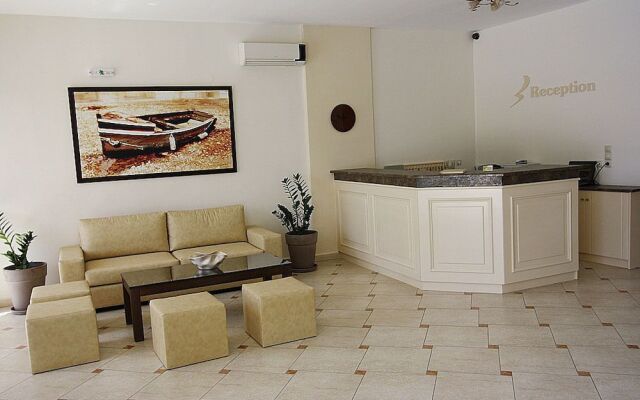 Konstantinos Hotel & Apartments 2