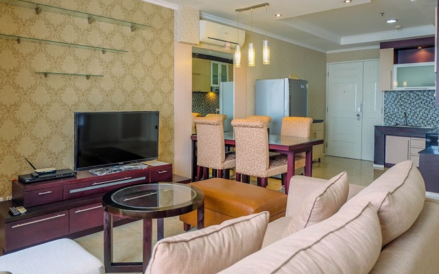 Strategic 2BR Apartment with City View at FX Residence – Guest Rooms – Jakarta