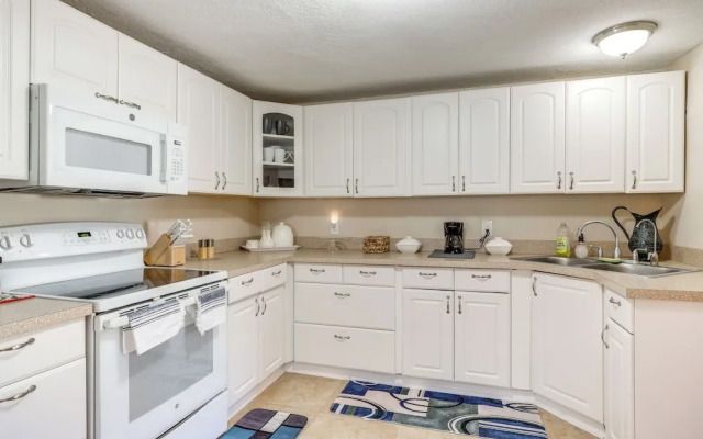 Cozy Jacksonville Home ~ 12 Mi to Downtown!