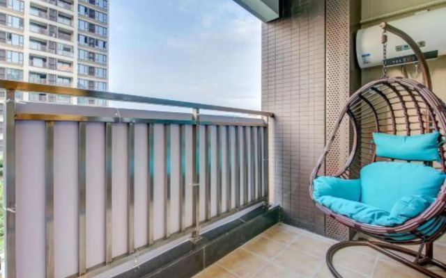 Four Seasons Mansion Apartment Hotel