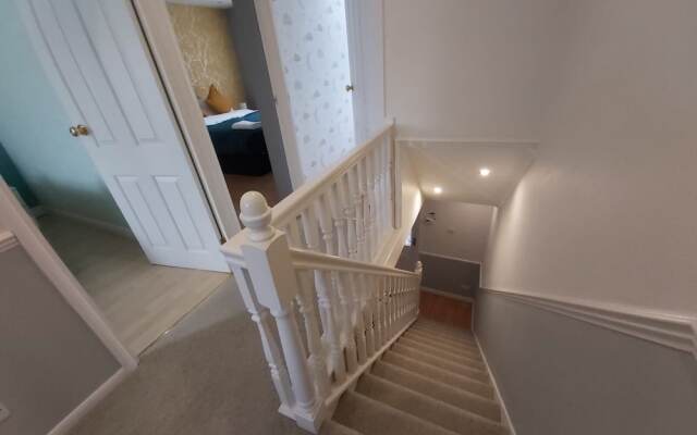 Beautiful and Luxurious 4-bed House in Essex