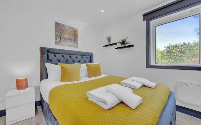 Inviting 1-bed House in Feltham