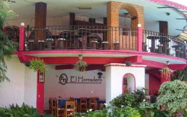 Los Pinos Conjunto Residencial
