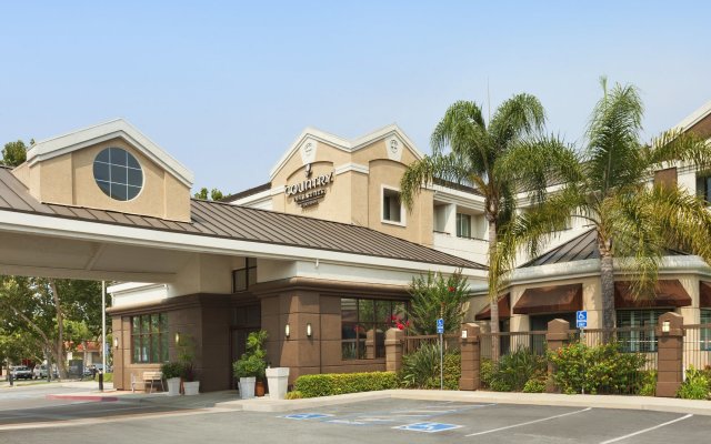 Country Inn & Suites by Radisson, San Jose International Airport, CA