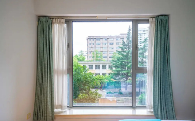 Tyms 3BR 2BA Apt Xujiahui Center