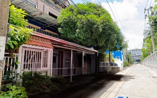 Sunshiny-BB Hostel near Punnavithi BTS station — фото 5