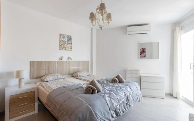 A410 Frontlilne Apartment